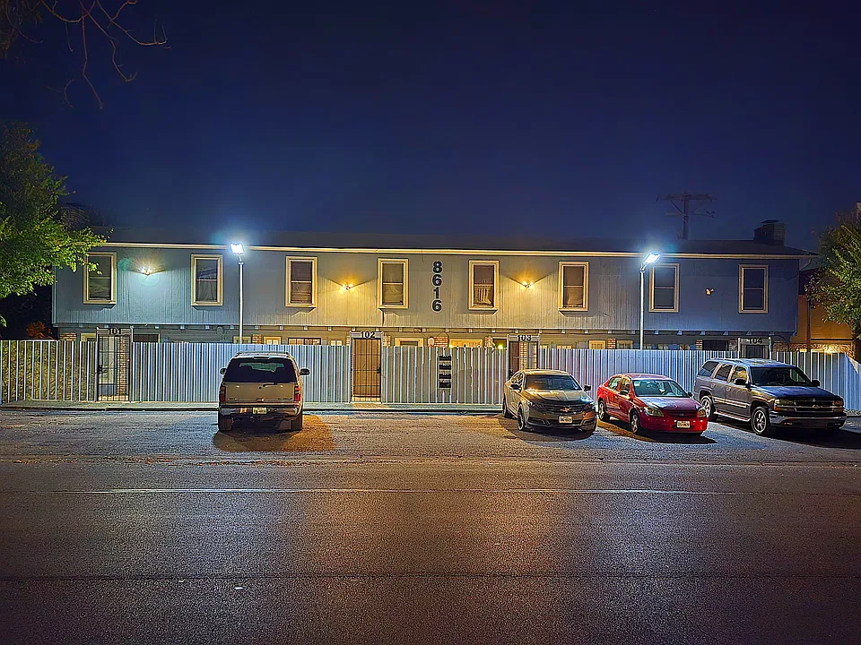 8616 Putnam Dr