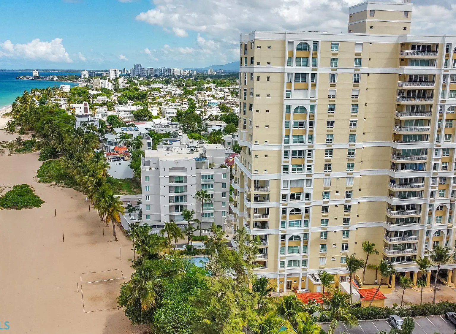 Carrion Court Playa (Condominio) — Photo 1