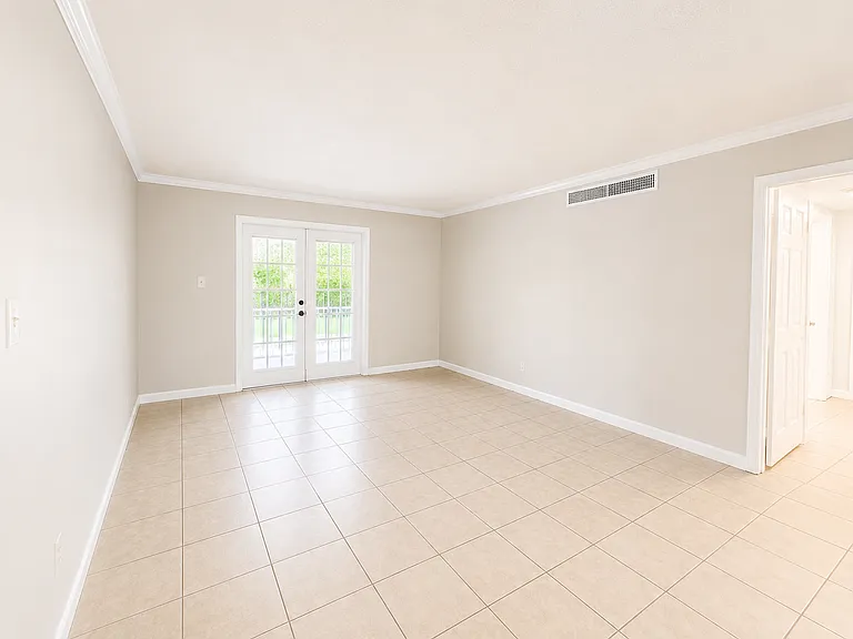 405 Wymore Rd #106 — Photo 2