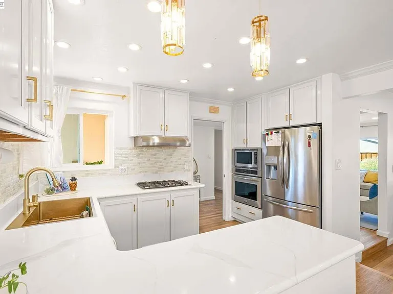 35290 Farnham Dr — Photo 19
