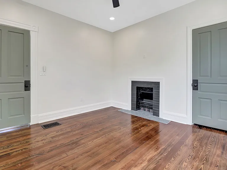 3020 Daytona Ave — Photo 15