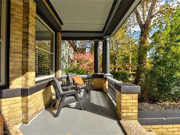 2nd image of 4612 Franklin Blvd #B