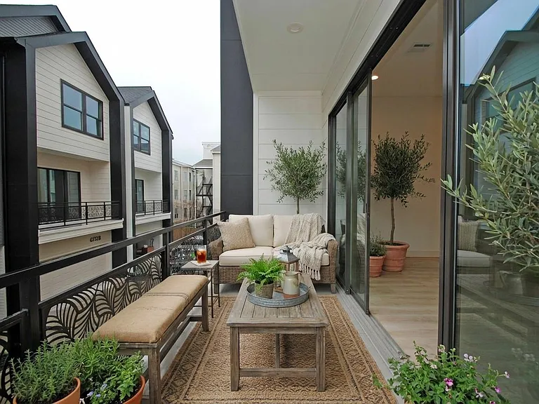 6310 Illinois St #B — Photo 13