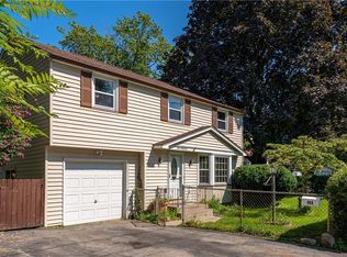 464 Eaton Rd, Rochester, NY 14617