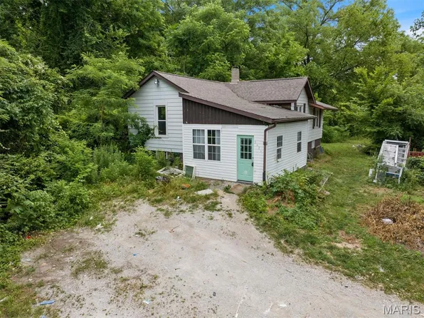 1619 Pontiac Rd, Fairview Heights, IL 62208