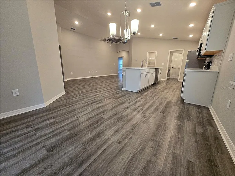 1352 Mountain Flower Ln — Photo 16