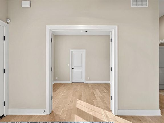 5th image of 7221 Allman Dr