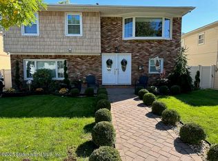 66 Florence Pl, Staten Island, NY 10309