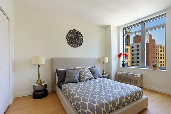 Rented by Red Apple Group | media 53