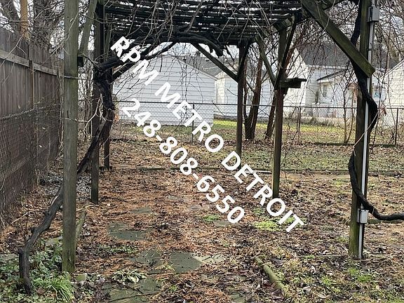 5th image of 1770 E Jarvis Ave