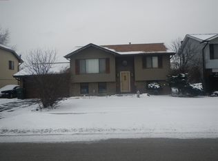 3318 Magnolia Dr, Markham, IL 60428