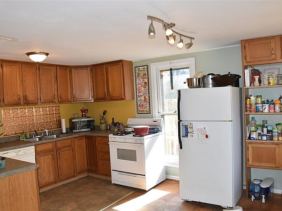 3rd image of 1520 E University St