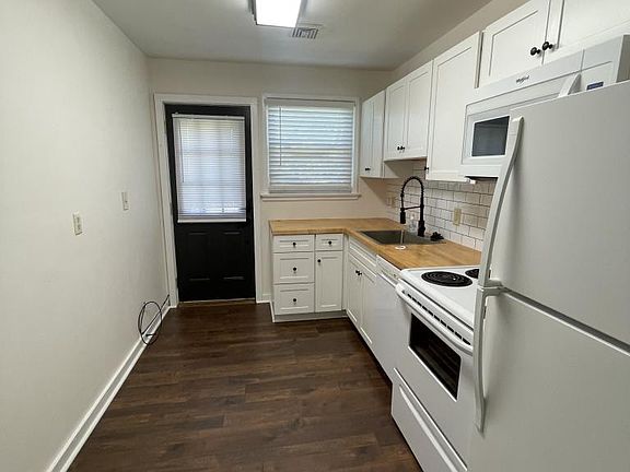 4th image of 49 Trowbridge Ln