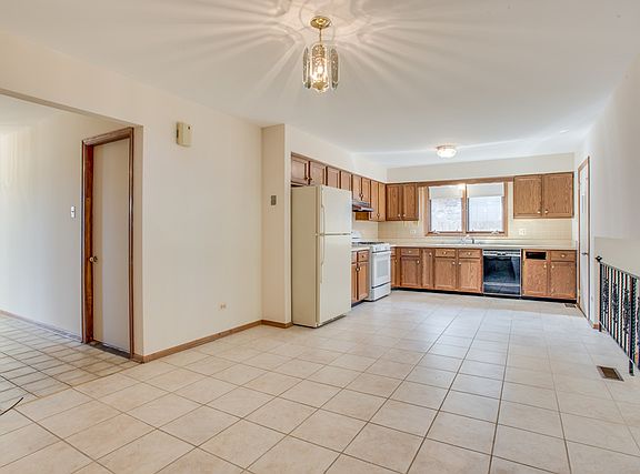 5th image of 10542 S 83rd Ave