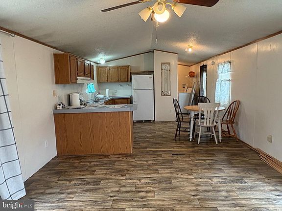 4th image of 23 Lenwood Park #23