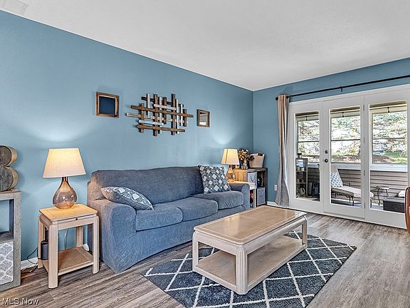 5th image of 10499 Royal Oak Dr #37-A