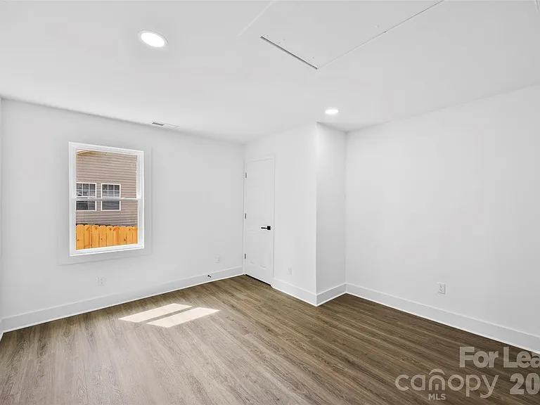2942 Reid Ave — Photo 13