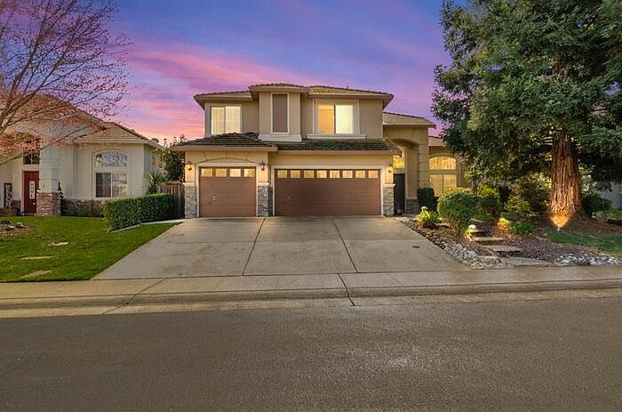 1st image of 1073 Danielle Dr
