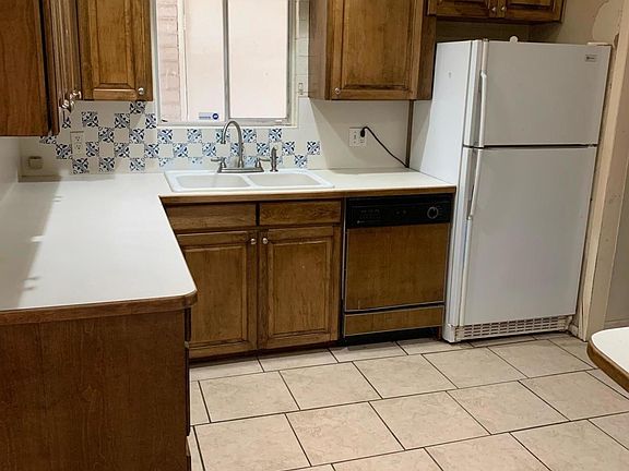 2nd image of 305 S Casas Lindas Dr