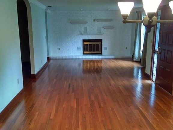 2nd image of 4093 SE 23rd Ave
