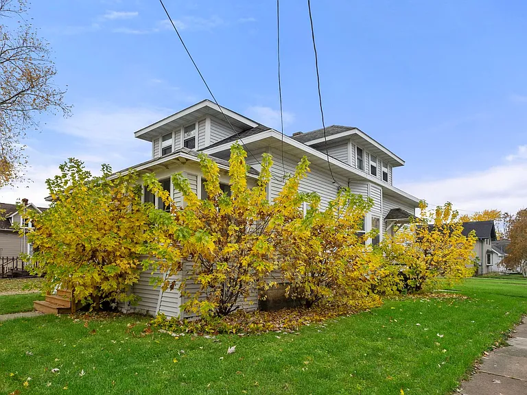 420 Appleton St — Photo 12