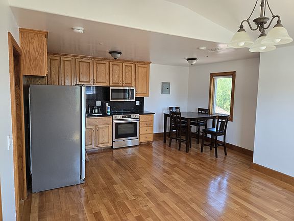 2nd image of 504 Alameda De Las Pulgas