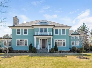 22 Stonehouse Rd, Scarsdale, NY 10583