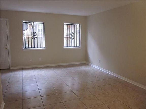 4th image of 4099 Division St #4099