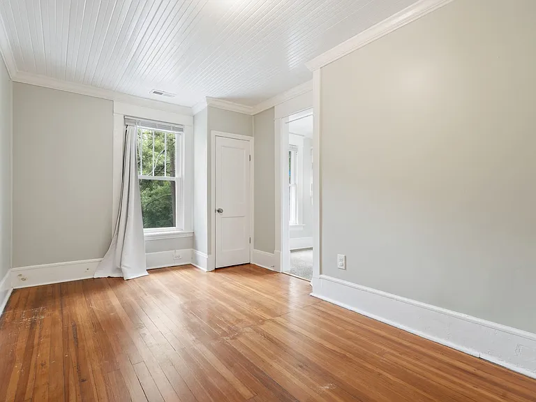 2726 N Roxboro St — Photo 13