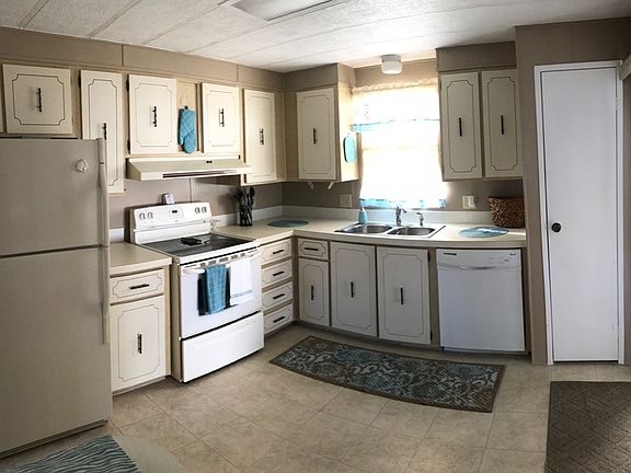 2nd image of 591 Plaza Del Sol