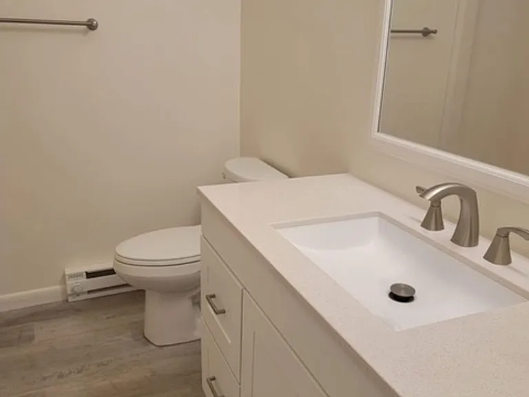 University Park Apartments near Cornell University — Photo 471