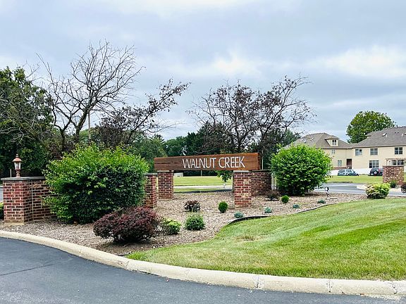 2nd image of 425 Walnut Creek Ln Unit 1103