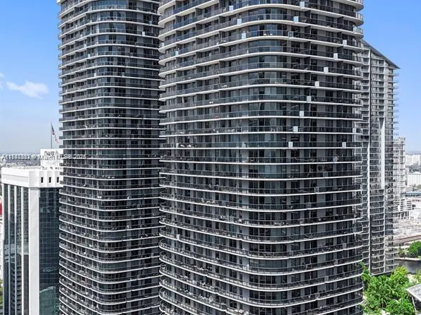 45 SW 9th St APT 3306, Miami, FL 33130