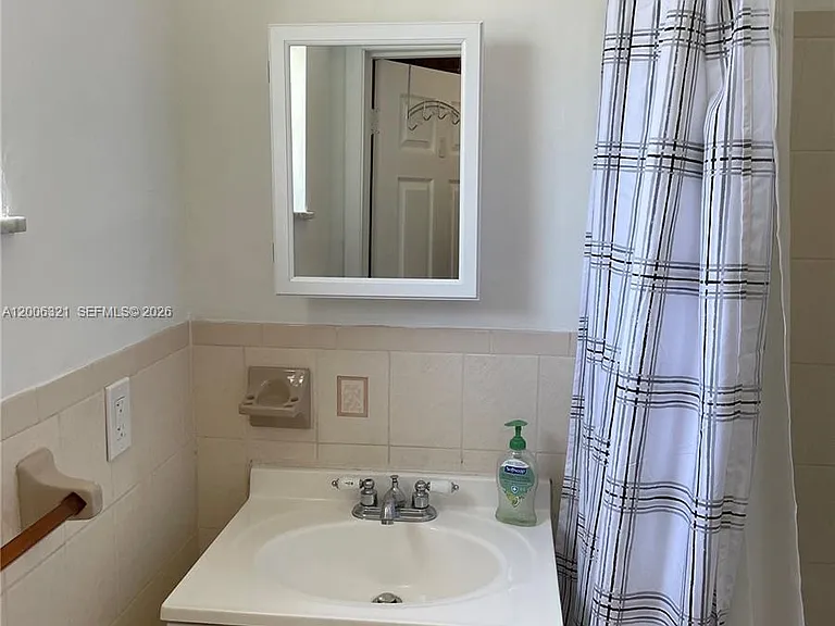 5800 SW 61st St — Photo 15