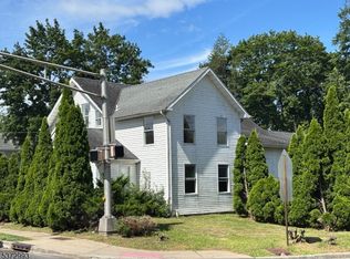 27 Roseland Ave, Roseland Boro, NJ 07068