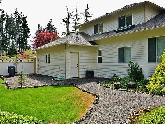 4th image of 23593 Monument Pl NW