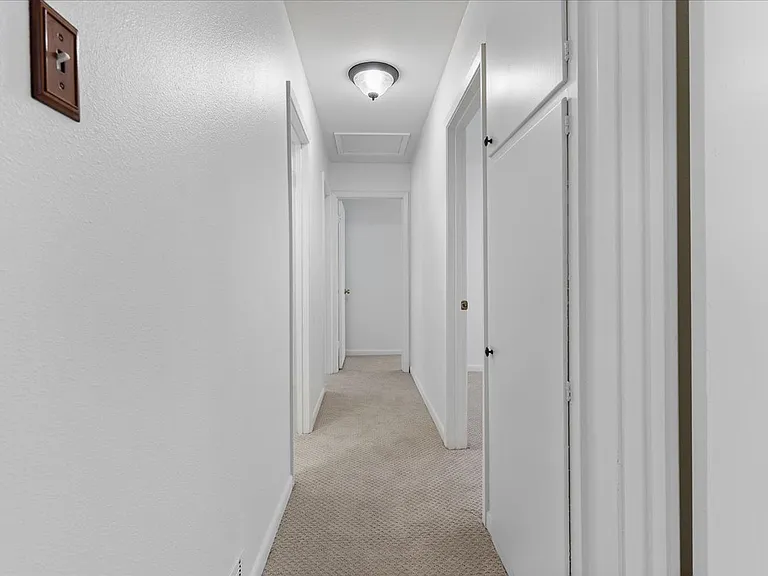 2809 Olympia Dr — Photo 11