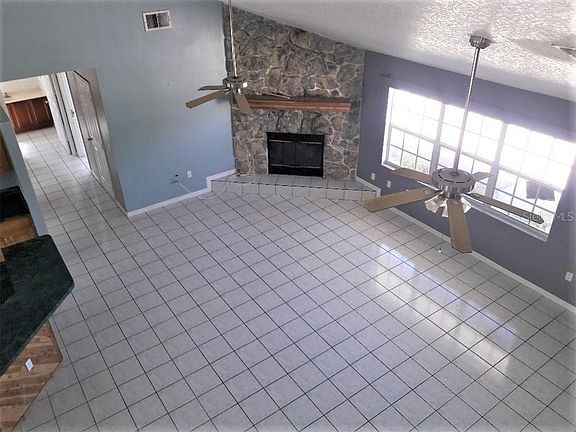 5th image of 3323 Steeplechase Ln Unit B