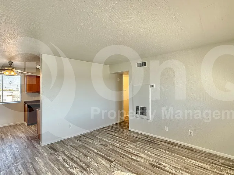 2537 W Georgia Ave #6 — Photo 7