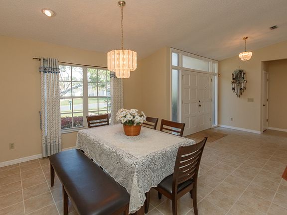4th image of 258 N Castleford Ct
