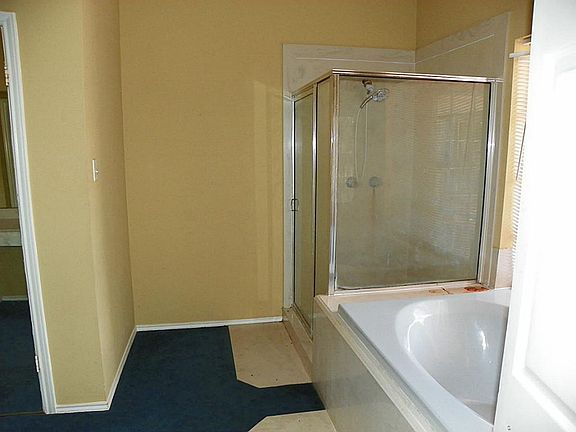 5th image of 11618 Bourgeois Forest Dr