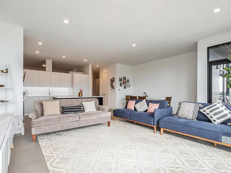 1701 W Webster Ave #608 — Photo 5