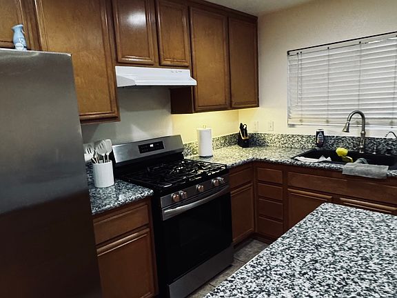 5th image of 1411 Los Coyotes Ct