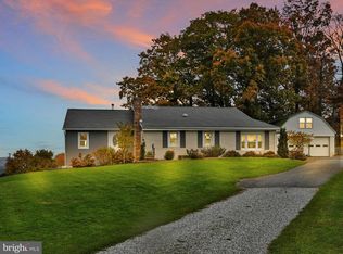 696 Wide Hollow Rd, East Earl, PA 17519