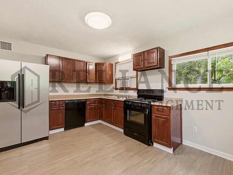 2917 S Walnut St — Photo 25