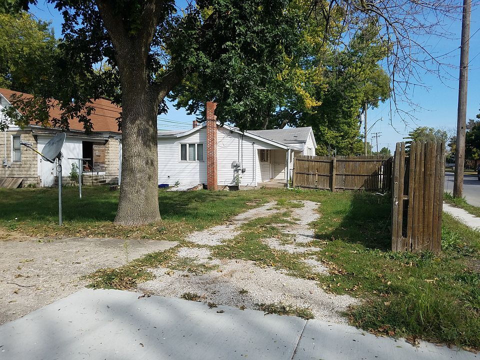 2nd image of 702 W Washington St