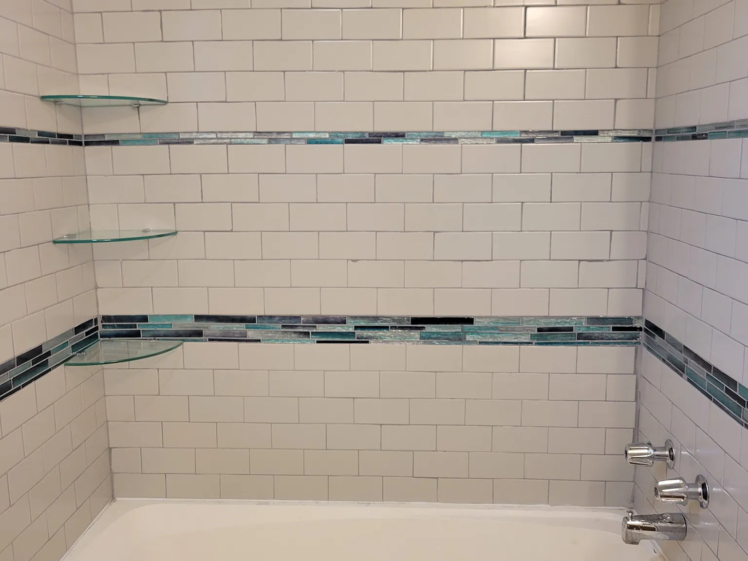 4 bed, 1200 sqft, $965 — Photo 2