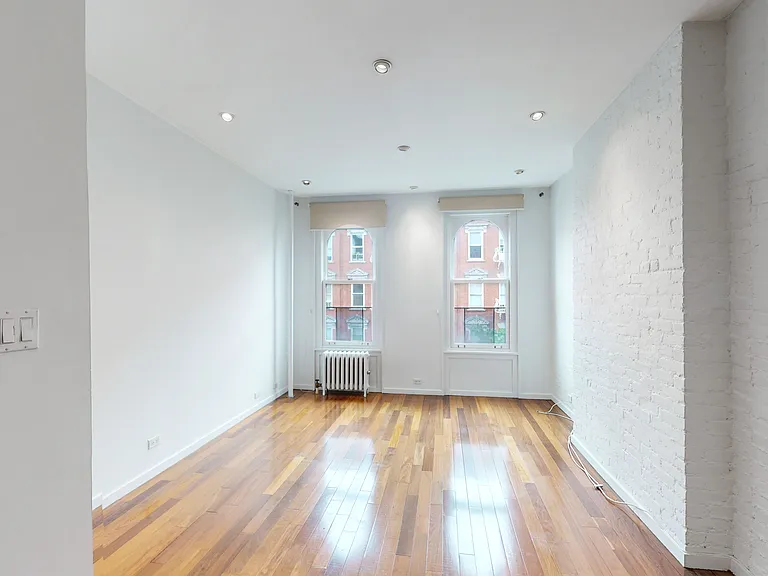 23 King St #8 — Photo 3