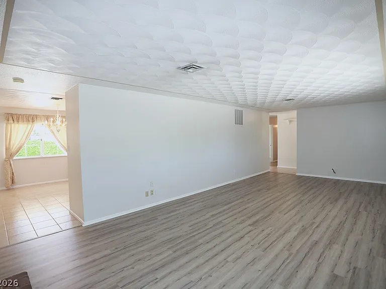 2725 Colanthe Ave — Photo 34
