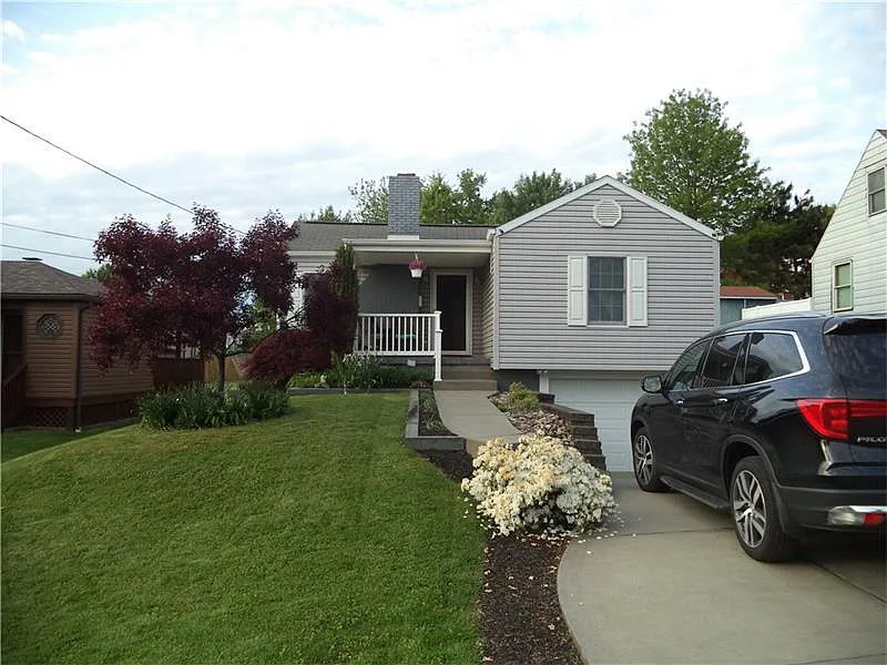462 McCully St photo 1